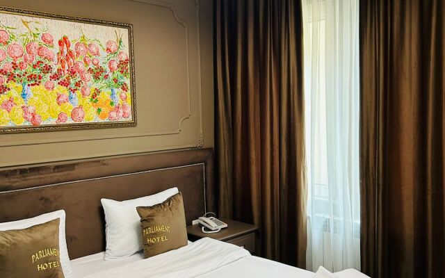 Parliament Hotel & Restaurant