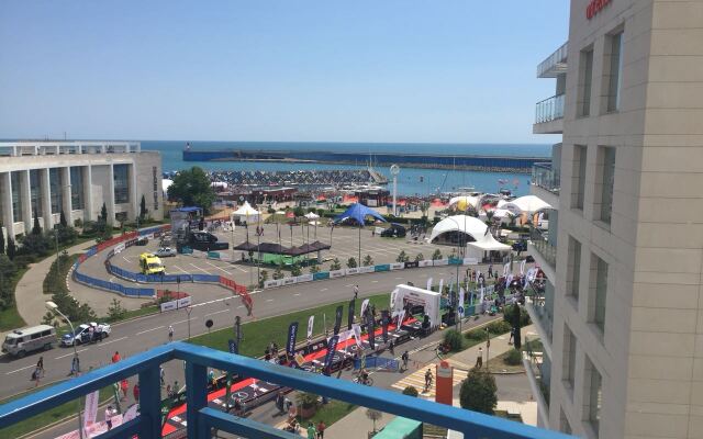 Pribrezhnyij Apartments 1