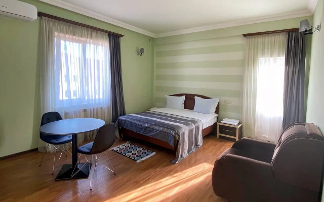 Mina Hotel