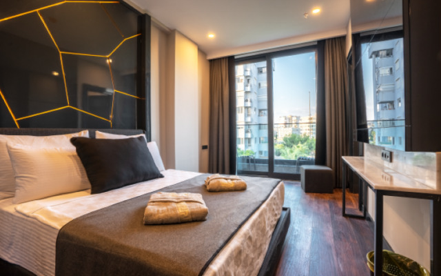 Lucky Monkey Hotel