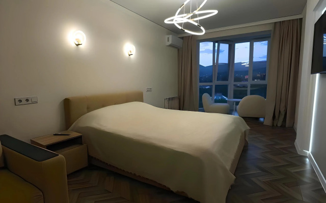S Krasivym Vidom Na Gory Flat