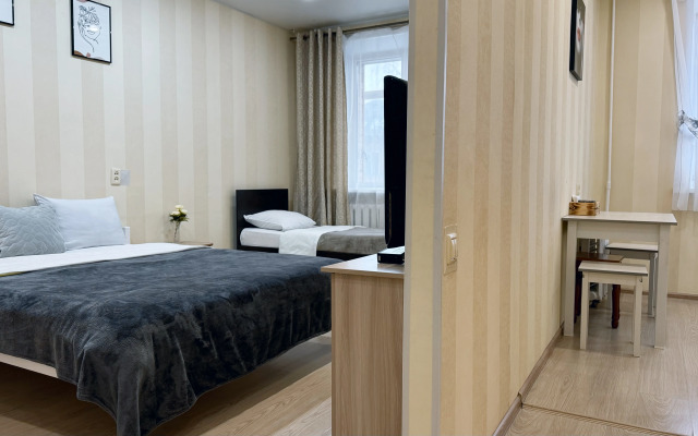 Апартаменты Розы Люксембург 12