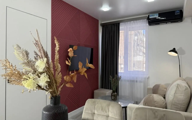 New Trendy 1Bd Apt, Unbeatable Location Flat