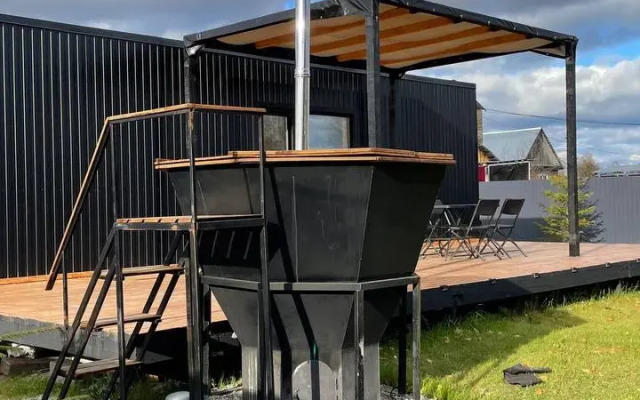 Black House Glamping