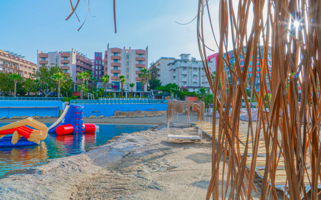 Pyxis Point Hotel - All Inclusive