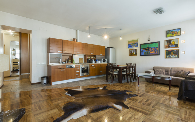 Квартира Malaya Konushennaya 12