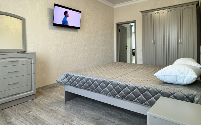 Dvukhkomnatnaya v Tsentre u Parka Flat