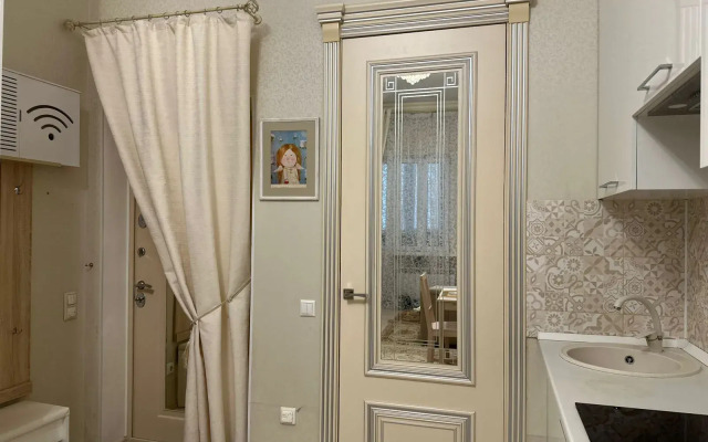 Uyutnaya V Nakhabino S Vysokimi Potolkami I Balkonom Apartments