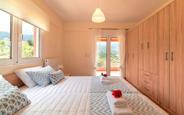 Aqua Mare Villa Heated Pool