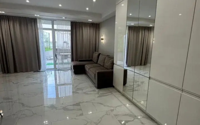 Квартира двухкомнатная в кoттeджном кoмплeкce ЖК Лазуpный беpeг 2