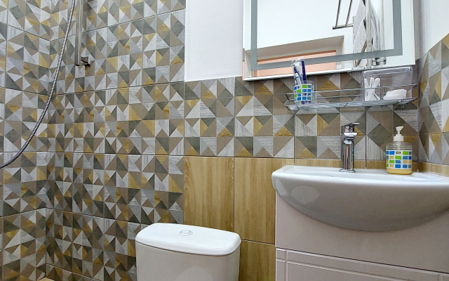 Три квартиры на Сахарова