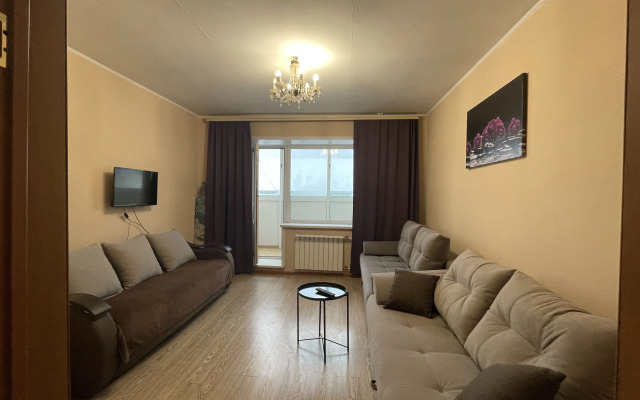 Na Kommunisticheskom Prospekte 5/1 Apartments