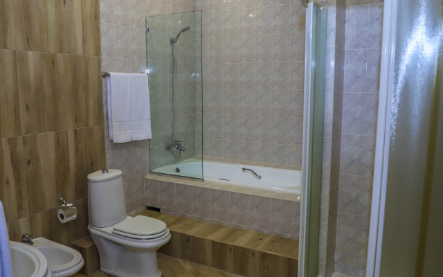 Araks Hotel Complex