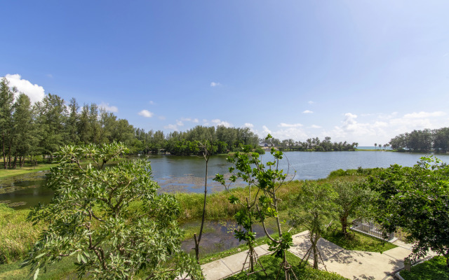 Апартаменты Три спальни с видом на море и озеро