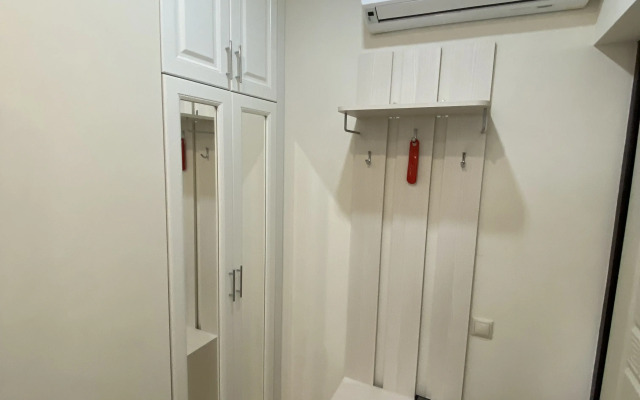 Na Ulitse Uchitelskoy 9 Flat