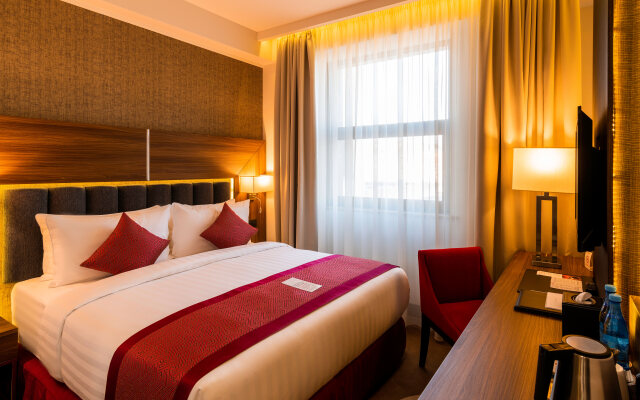 Отель Ramada and Suites by Wyndham Yerevan