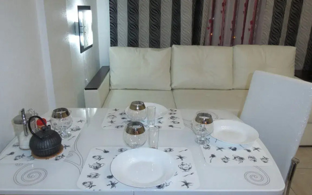 Dvukhurovnevye Na Krymskoy Ulitse 65B Apartments