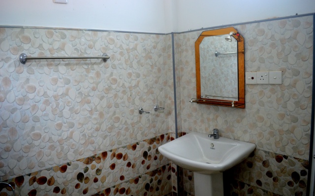 Lavanya Lakeside Guest House