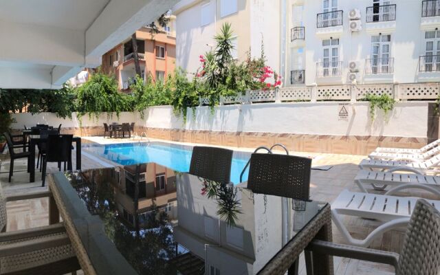 Lavin Garden Hotel