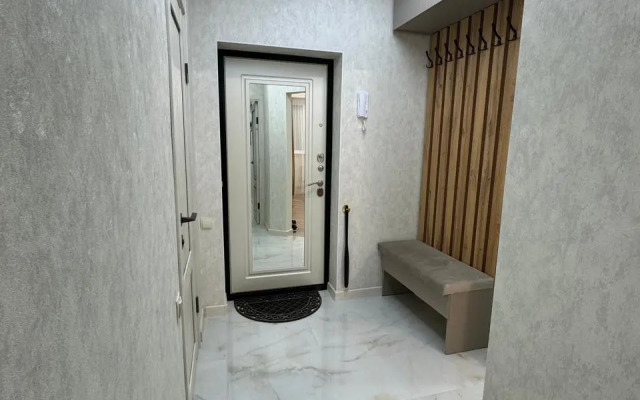 Ryadom S Aeroportom Flat