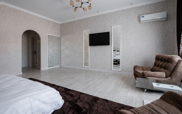 Djump Hotel