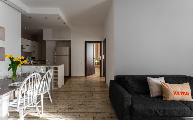 KeyGo #0123, 2 Bedroom, Near Yeritasardutyan Park, View of Ararat Apartments