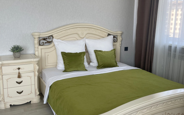 Квартира Просторная на Курсантов Кировцев