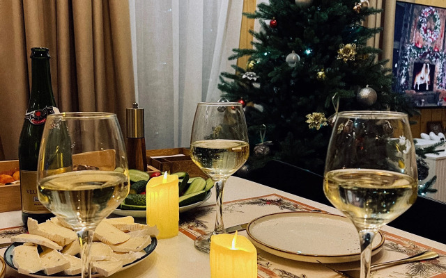 Частный дом уютный с панорамными окнами с выходом на террасу