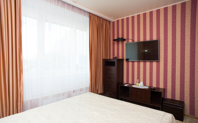 Den I Noch Hotel na Akademicheskoy