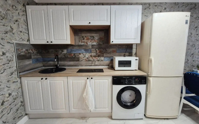 Odnokomnatnaya Provans S Vidom Na Gory S Balkona Flat