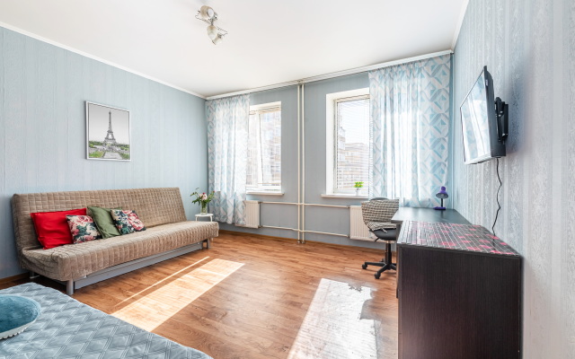 U Rivyery Dlya Prekrasnogo Otpuska Flat
