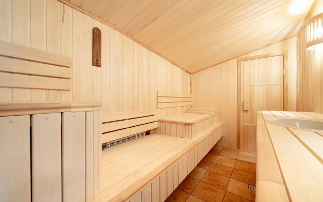 Частный дом в Гатчине с Бассейном и Сауной