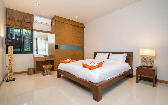 Garden Pool Villa near Rawai Beach 1 Apartments