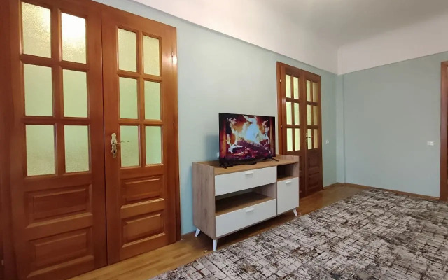 Квартира Уютная 4-Х Комнатная В Историческом Центре Иркутска