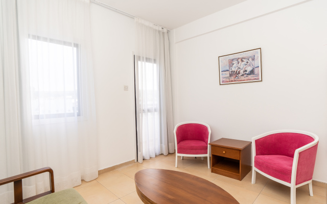 Flora Hotel Apartments