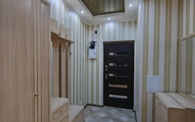 Квартира Трехкомнатная возле ТРЦ Аура