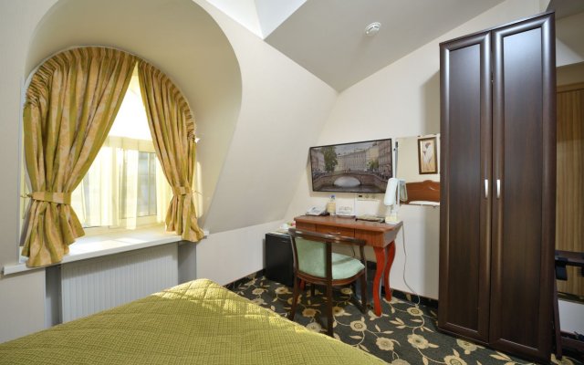 Cronwell Inn Stremyannaya Hotel