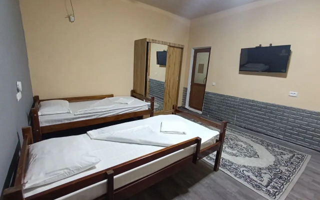 Хостел Caravan Hostel