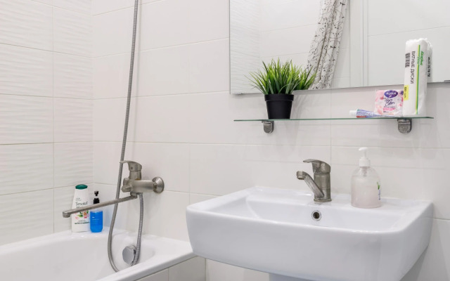 Апартаменты Полулюкс с Балконом и Красивым Видом Юг-Апарт