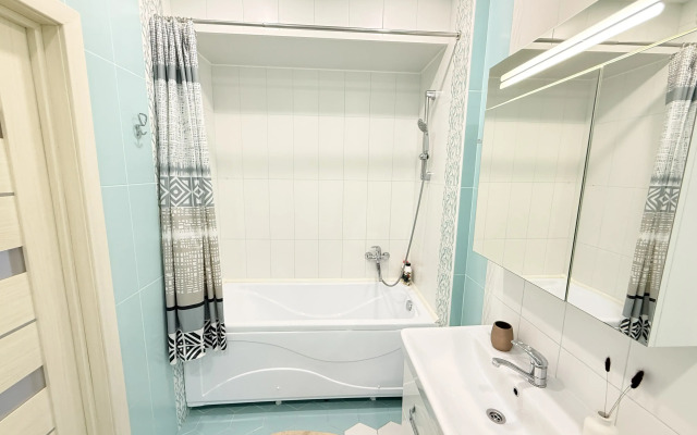 Квартира на 18 этаже (5 минут до центра)