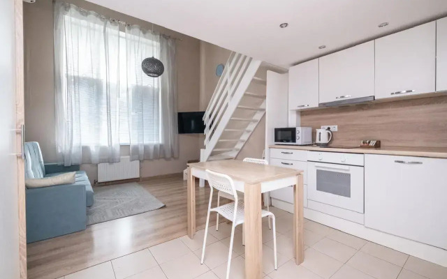 Апартаменты Двухуровневая студия на Роторной