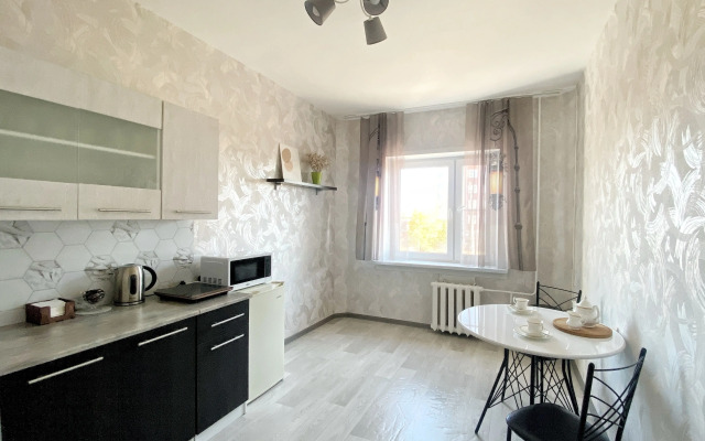 Svetlaya 2kh Komnatnaya Flat