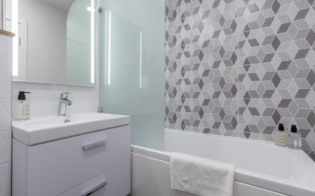 Uyutnaya Studiya U Metro Bukharestskaya Flat