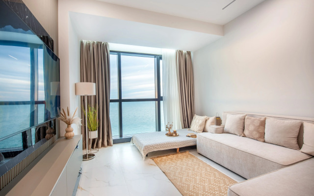 Coastal Calm by Aesthaven Apartments