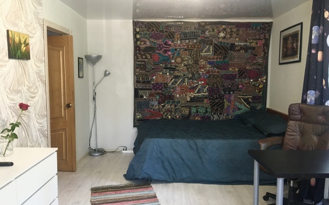 V Petergofe posutochno Flat