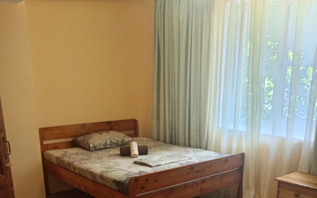 Oazis Na Molodezhnoj Guesthouse