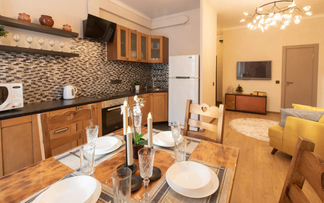 Family s detskoj komnatoj v ZHK Dinastiya Flat