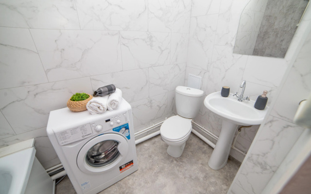Beguest Ryadom S Aeroportom Koltsovo Flat