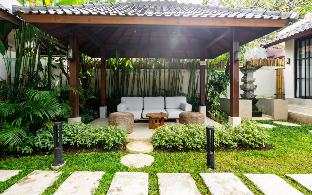 Hijau by EVDEkimi – Charming 2BR Escape with Pool, Outdoor Lounge, Lush Garden – Long Stay Extras Villa