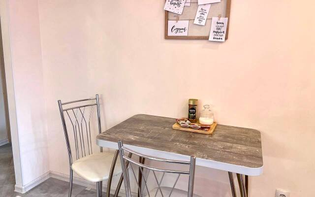 Yarkaya Kvartira V Tsentre Goroda S Kofevarkoy Apartments